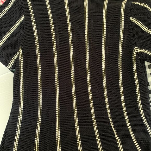 Theory short sleeve sweater with white vertical stripes, size M - Picture 4 of 4